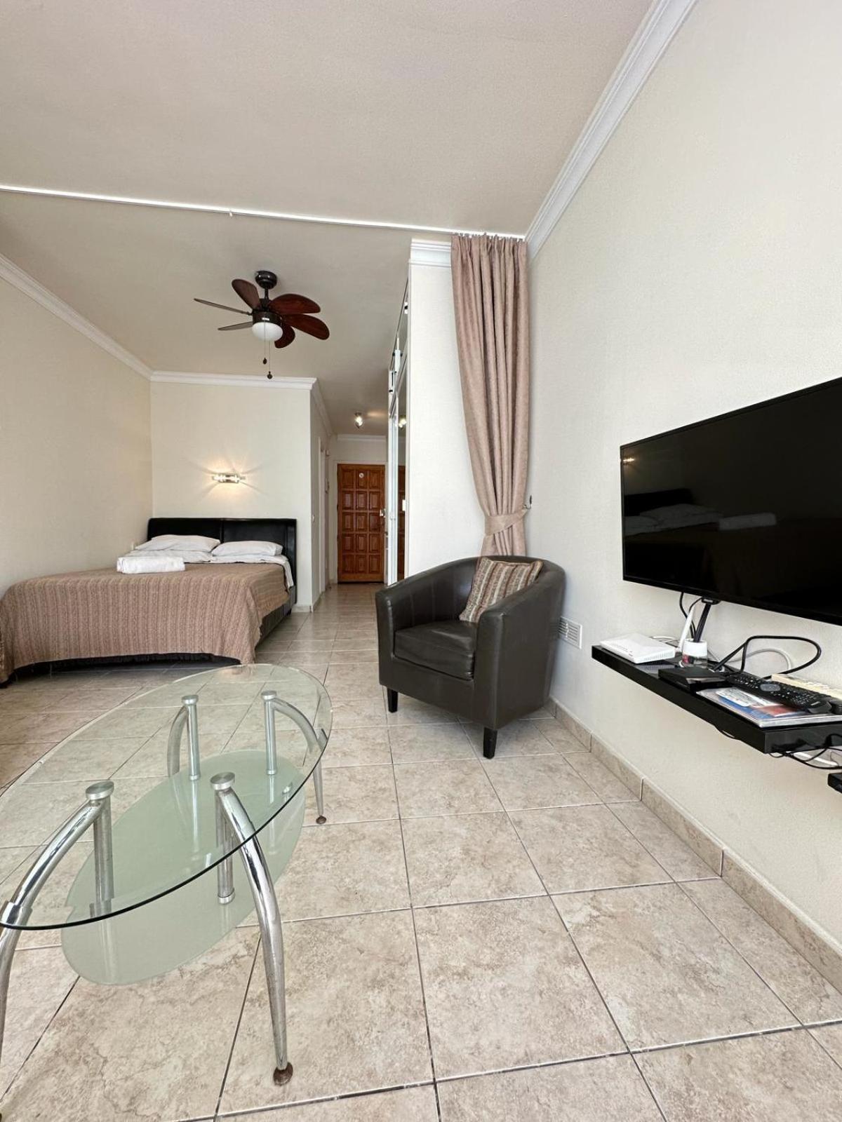 Firstline Apartment Los Cristianos Arona  Exterior foto